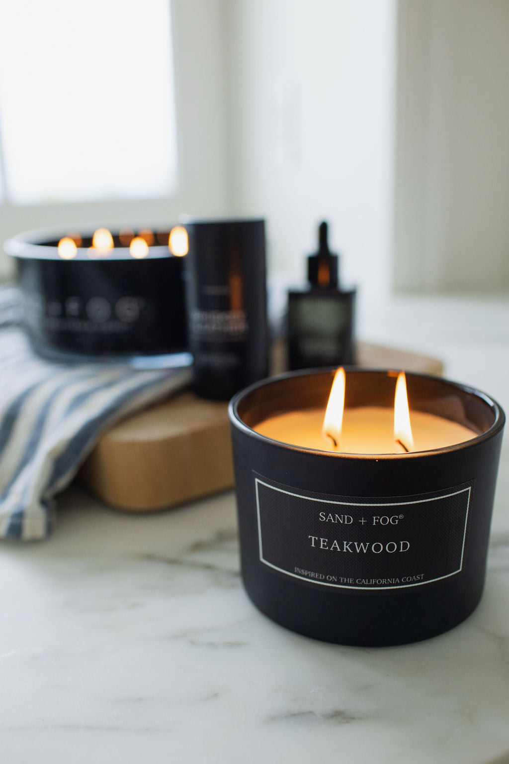 Cozy Teakwood 12 oz scented candle