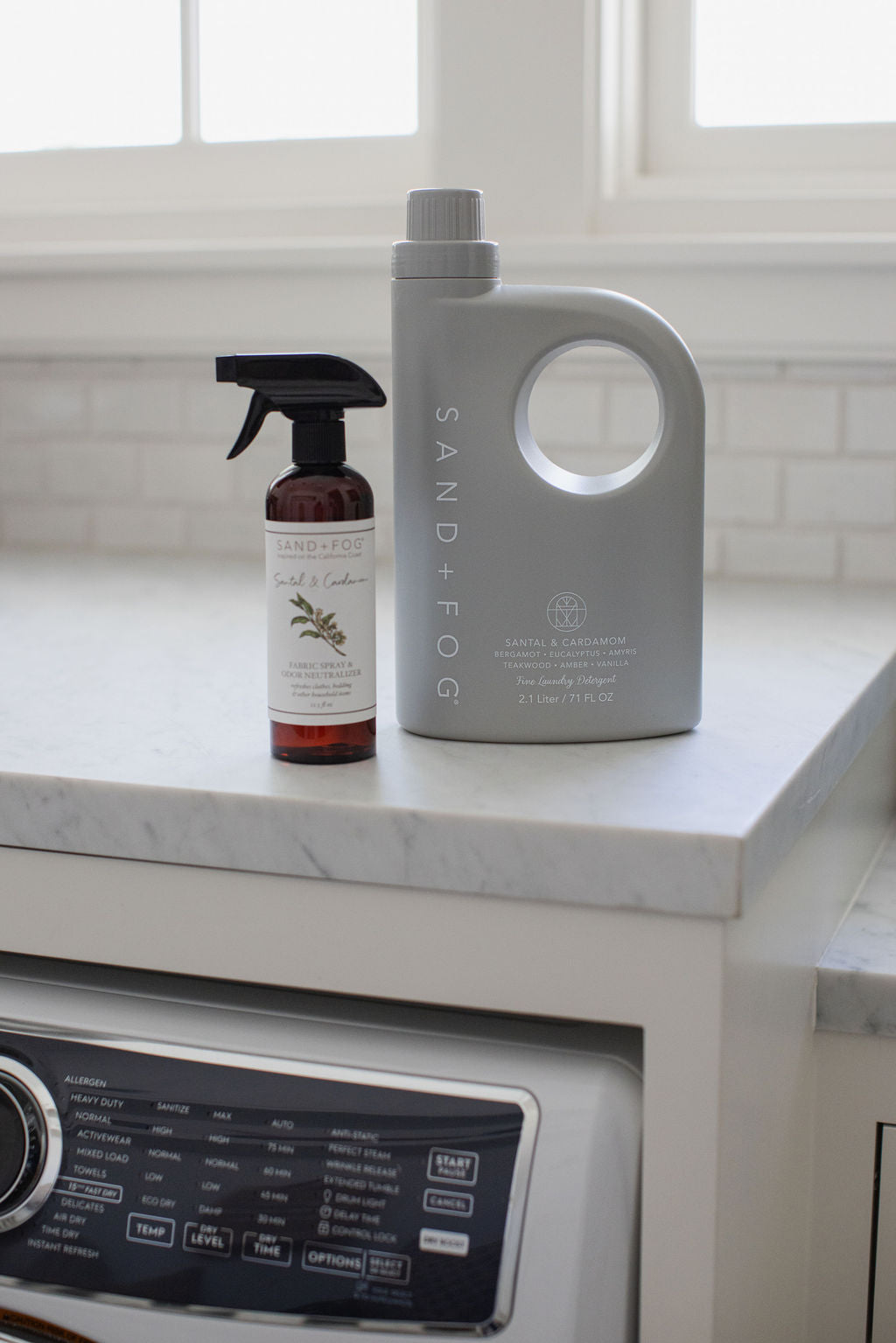 Elegant Santal & Cardamom 71 oz Laundry Detergent