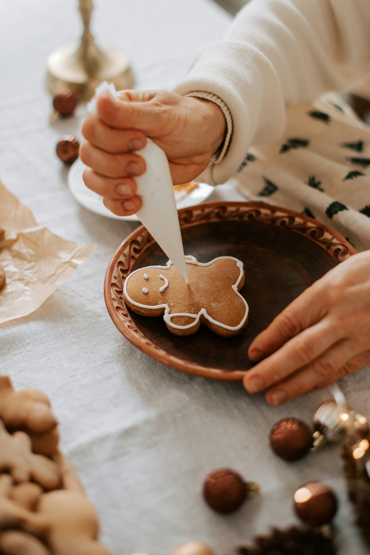 Cozy Sand + Paws Spiced Gingerbread 12 oz scented candle
