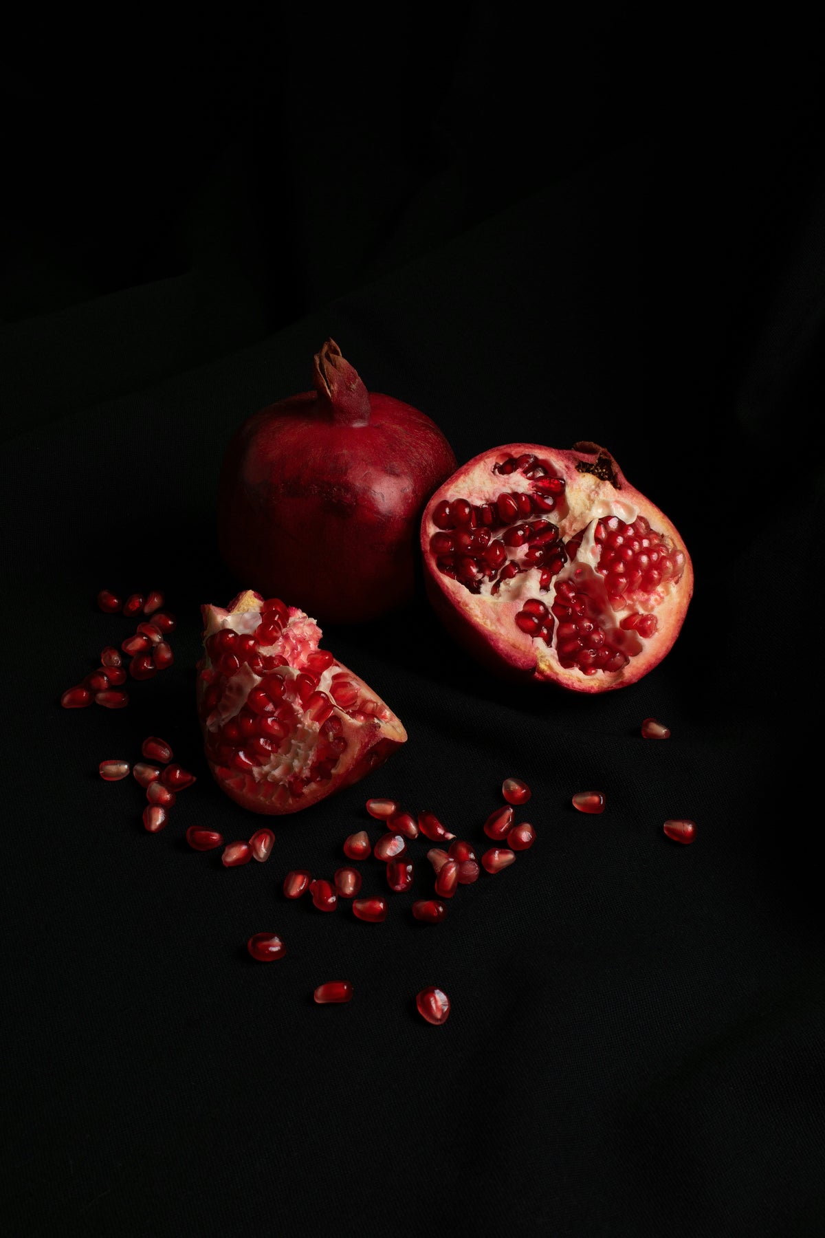 Cozy Pomegranate Noir 10 oz scented candle