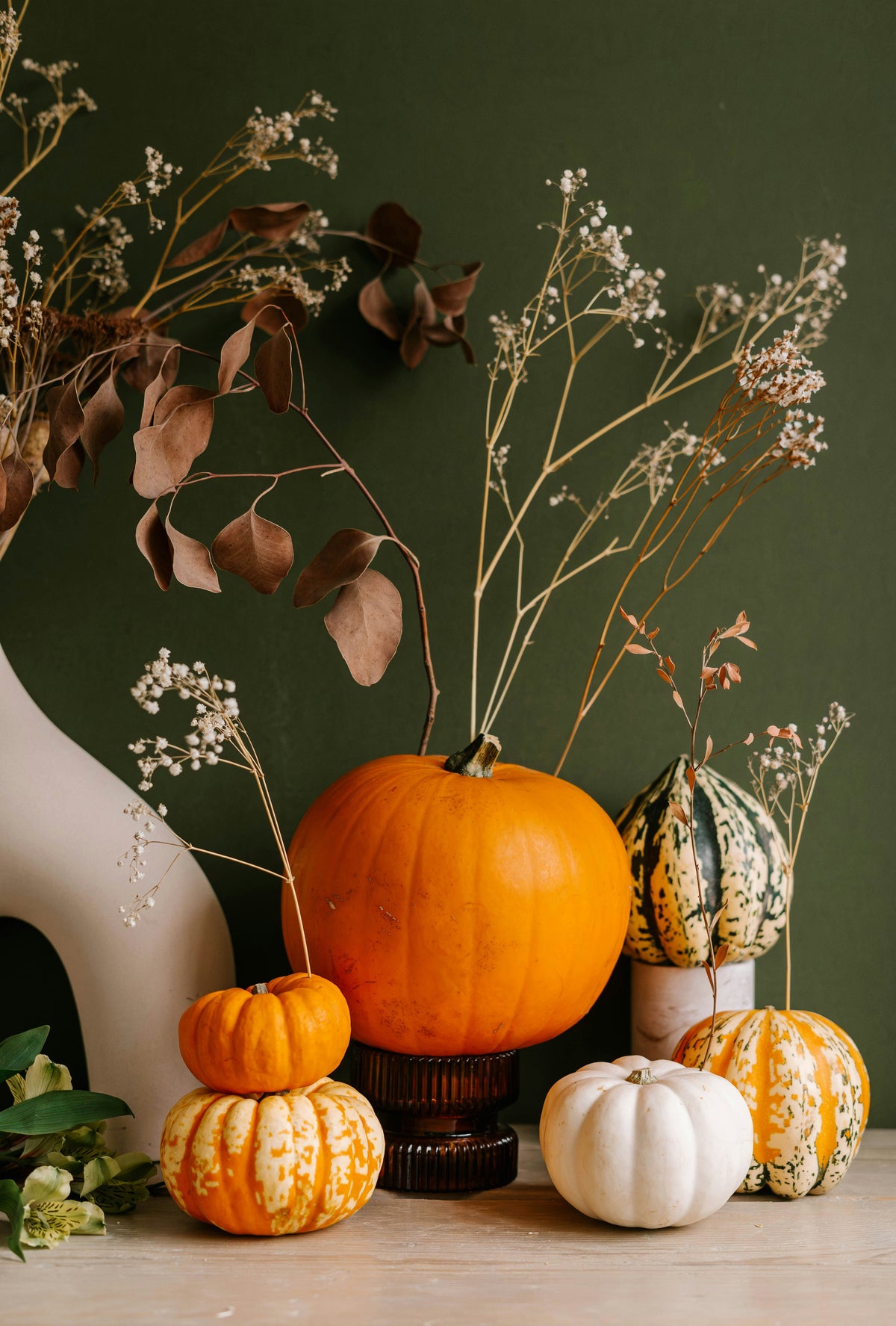 Cozy Sand + Paws Pumpkin & Eucalyptus 12 oz scented candle